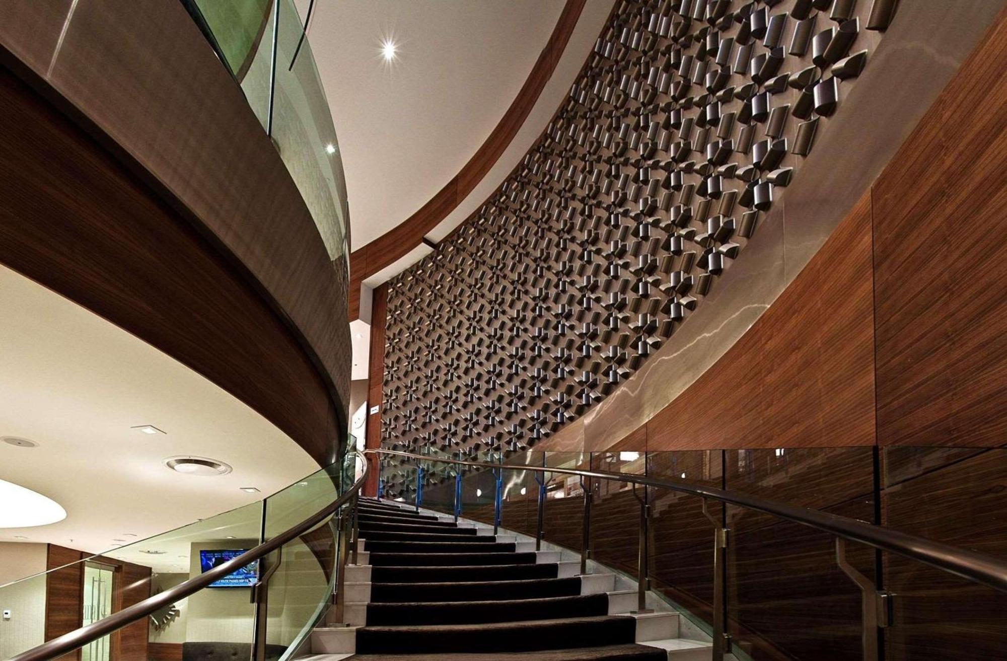 Radisson Hotel & Conference Centre Calgary Airport Exterior foto